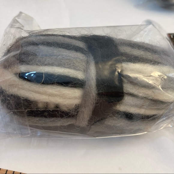 Dimensions Wool Pencil Roving Variegated Black Grey Felt Needle Felting Crafts - Picture 6 of 13